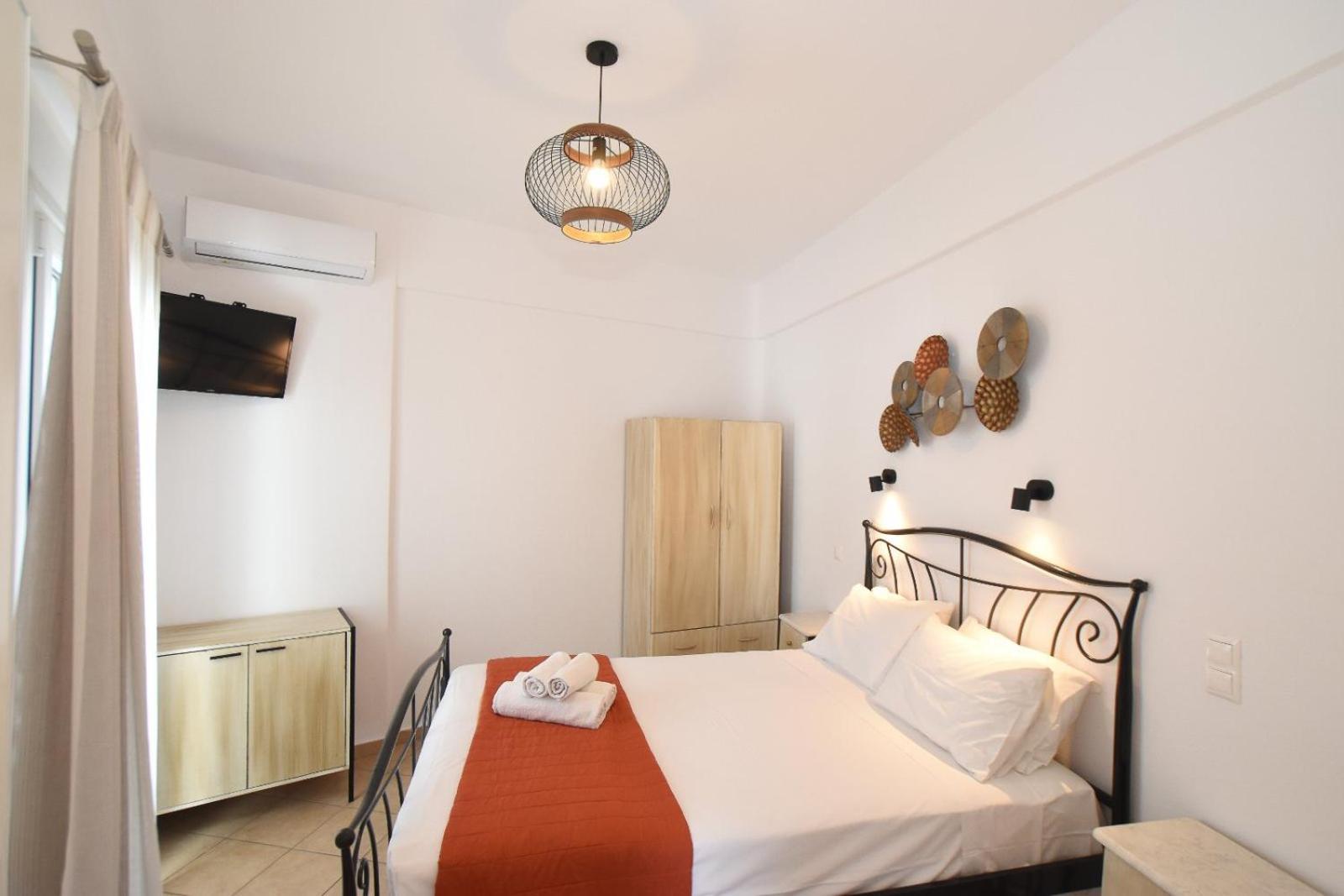 Celeste Apartments Ornos  Room photo